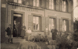 Le Tremblois * Carte Photo * Devanture Du Café De La Gare * Villageois * Ardennes - Andere & Zonder Classificatie