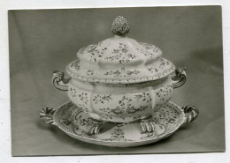 AK 142870 PORCELAIN / PORZELLAN ...  - Manufaktur Appelstaedt - Schwerin  Fayence - Deckelterrine Mit Platte - Objets D'art