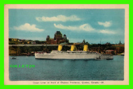 CHÂTEAU FRONTENAC, QUÉBEC - OCEAN LINER IN FRONT OF CHÂTEAU FRONTENAC, QUÉBEC - TRAVEL IN 1944 - PECO - - Québec - Château Frontenac