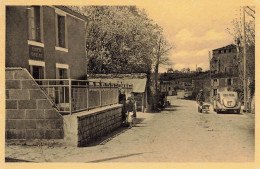 Cheffois * Débit De Tabac Tabacs TABAC Café , La Rue * Village Villageois * Automobile Ancienne - Le Mans