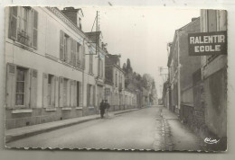 Cp, 72, GRAND-LUCE, Rue Du MANS , Ralentir école , écrite - Le Grand Luce