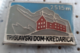 Mountain Lodge Kredarica 2515m Triglav Cottage Alpinism Mountaineering Slovenia Pin - Alpinismo, Arrampicata