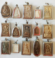 SET OF 15 THAI BUDDHIST BLESSED MEDALLION CLAY AMULETS - Países