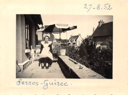 PERROS-GUIREC -  Lot De 10 Clichés De Vacances En Août 1952 - Costumes Bretons   - Voir Description - Perros-Guirec
