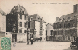 Le Croisic * Place Et La Maison Des Ducs D'aiguillon * école Professionnelle * Attelage - Le Croisic