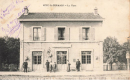 Bézu St Germain * La Gare * Villageois Enfants * Ligne Chemin De Fer Aisne - Autres & Non Classés