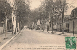 Millau * Sous Préfecture Et Avenue De La République - Millau