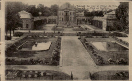 Tournai  Le Parc Et L'Hôtel De Ville - Doornik