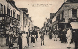 La Bernerie * La Place Du Marché * L'entrée De La Rue De Pornic * Commerces Magasins Bazar - La Bernerie-en-Retz