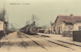 45 :  Dordives :   La Gare, Train Gros Plan      ///   Ref. Juin 23  ///   BO - Dordives