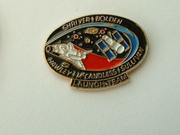 Pin's NAVETTE AMERICAINE - LAUNCH TEAM - Space