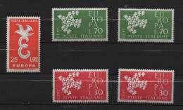 Lot De  Timbres Neufs** D'Italie Europa  De 1959 Et 61 - Lotti E Collezioni