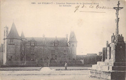 FRANCE - 53 - Le Folgoat - L'Ancien Doyenné De La Duchesse Anne - Le Calvaire - Carte Postale Ancienne - Autres & Non Classés