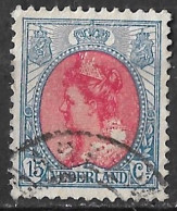 Afwijking Rode Kras Boven Het Oog In 1899 Koningin Wilhelmina 15 Cent Blauw / Rood NVPH 65 - Plaatfouten En Curiosa