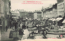 43 - YSSINGEAUX - S19067 - La Place Du Foiral Le Jeudi Jour De Marché - Yssingeaux