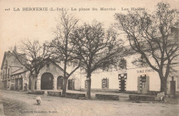 La Bernerie * La Place Du Marché Et Les Halles * Table D'hôte - La Bernerie-en-Retz