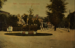 Tiel (Gld.)  Veemarkt Met Julianalinde 1912 Lichte Randvouw - Tiel