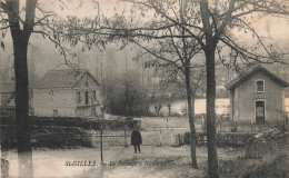 St Gilles * Le Passage à Niveau * Ligne Chemin De Fer Saône Et Loire * Villageois Station - Other & Unclassified