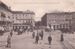 06 / Nice - Un Coin De La Place Masséna Et L'entrée De L'Avenue De La Victoire - Places, Squares