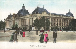 FRANCE - Paris - Le Petit Palais - Place  - Animé - Colorisé - Carte Postale Ancienne - Andere Monumenten, Gebouwen