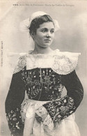 Fouesnant * Jeune Fille Du Pays En Costume Et Coiffe - Fouesnant