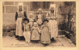Plougastel * Une Famille En Costume Du Pays * Coiffe - Plougastel-Daoulas