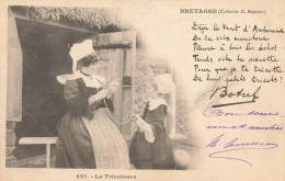 Finistère * Femme Du Pays , Tricoteuse , En Coiffe Et Costume * Métier - Andere & Zonder Classificatie