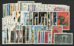 ESPAGNE ANNEE COMPLETE 1974 Cote 22,30 € Neufs ** (MNH) Edifil N° 2167 à 2231 Y &T N° 1822 à 1885 - Años Completos