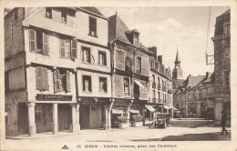 Dinan * Place Des Cordeliers Et Vieilles Maisons * Commerces Magasins - Dinan