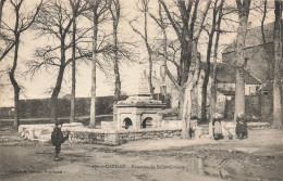 Carnac * Place Et La Fontaine De St Cornély * Coiffe - Carnac