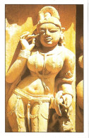 India Khajuraho Temples MONUMENTS - Apsara Applying Kajal From Parshwanath TEMPLE Picture Post CARD New As Per Scan - Völker & Typen