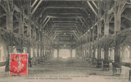 Questembert * Intérieur Des Halles , Construite En 1675 * Halle - Questembert