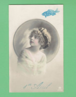 XB1010   JEUNE FILLE  FILLETTE , ENFANT, GIRL , FAMOUS GRETE REINWALD  IN PHOTO FRAME  APRIL FIRST - Portraits