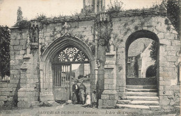 St Jean Du Doigt * Vue Sur L'arc De Triomphe * Coiffe - Saint-Jean-du-Doigt