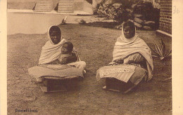 INDE - Dentellières Et Enfant - Mission Indienne Des P P Jésuites -  Carte Postale Ancienne - Indien