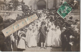 La Sortie De L' Eglise St Germain De Charonne Des Communiantes En 1909 , 4 Place St Blaise ( Carte Photo ) 1/2 - Distrito: 20