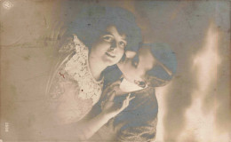 CPA - Couple S'embrassant - Photographie - Carte Postale Ancienne - Koppels