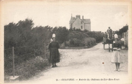 Le Guilvinec * Rue Et Entrée Du Château De Ker Men Meur * Coiffe - Guilvinec