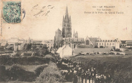 Le Folgoët * Vue Générale Et Route * Retour De La Foire Du Grand Pardon * Fête Religieuse - Le Folgoët