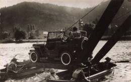 BELGIQUE - Armée Belge - Une Jeep Transportée Sur Radeau - Animé - Soldats - Camions - Carte Postale Ancienne - Guerre 1914-18