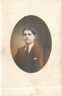 CARTE PHOTO - Photographie -  Portait D'un Jeune Homme - Médaillon - Carte Postale Ancienne - Fotografie