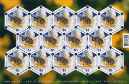 SWITZERLAND 2011 HONEY BEES ODD SHAPE STAMP SHEETLET MS MNH - Abeilles