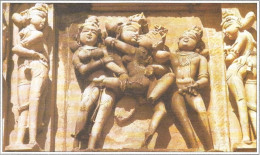 India Khajuraho Temples MONUMENTS - Erotic Figure From Kandariya Mahadev TEMPLE 925-250 A.D Picture Post CARD Per Scan - Ethniciteit & Culturen