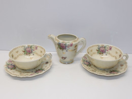 - 2 TASSES & SOUCOUPES DEJEUNER + POT A LAIT PORCELAINE LIMOGES AREOR VITRINE  E - Limoges (FRA)