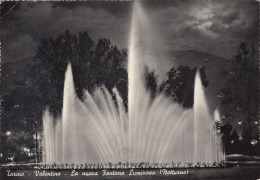 CARTOLINA  TORINO,PIEMONTE-VALENTINO-LA NUOVA FONTANA LUMINOSA (NOTTURNO)-STORIA,MEMORIA,BELLA ITALIA,NON VIAGGIATA - Castello Del Valentino