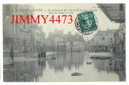 CPA - CHALON-s-SAÔNE - Inondations Des 24 & 25 Janvier 1910 - Place De L'Hôtel De Ville - Edit. B. F - Overstromingen