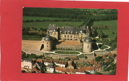 24----HAUTEFORT Est Dominée Par Un Superbe Château---voir 2 Scans - Hautefort