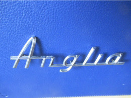 Insigne Automobile D'époque/ Vintage English FORD ANGLIA/ 105E/ Fray /Vers1959-1968     AC191 - Coches