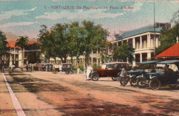 2118/ Port-Louis ( Ile Maurice) La Place D'Armes, Oude Auto's - Maurice