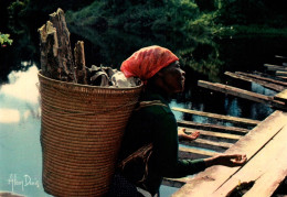 CPM - Lumières D'AFRIQUE - Retour Des Champs (porteuse De Bois) - Photo Alain DENIS - Edition Cinedia Int. - Non Classés